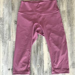 High-waisted, cropped lululemon pants